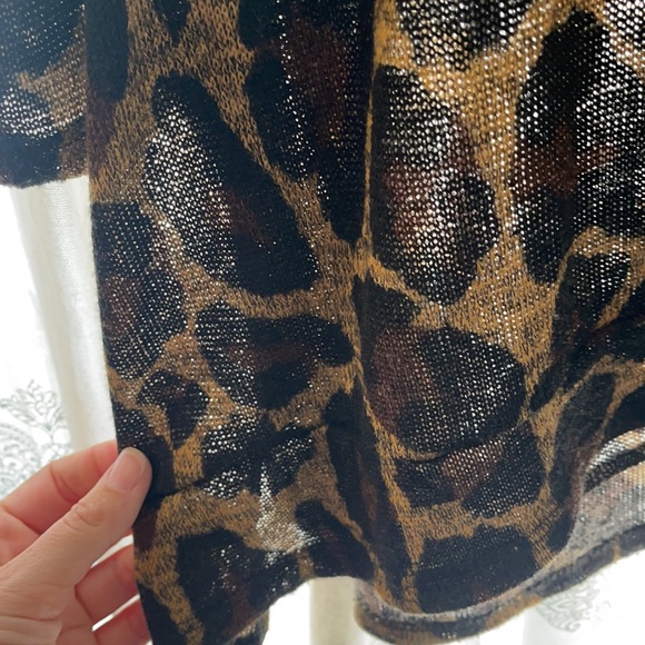 Cheetah sweater - Picture 2 of 4